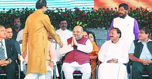 शिवसेनेची फरपट कशी संपेल?